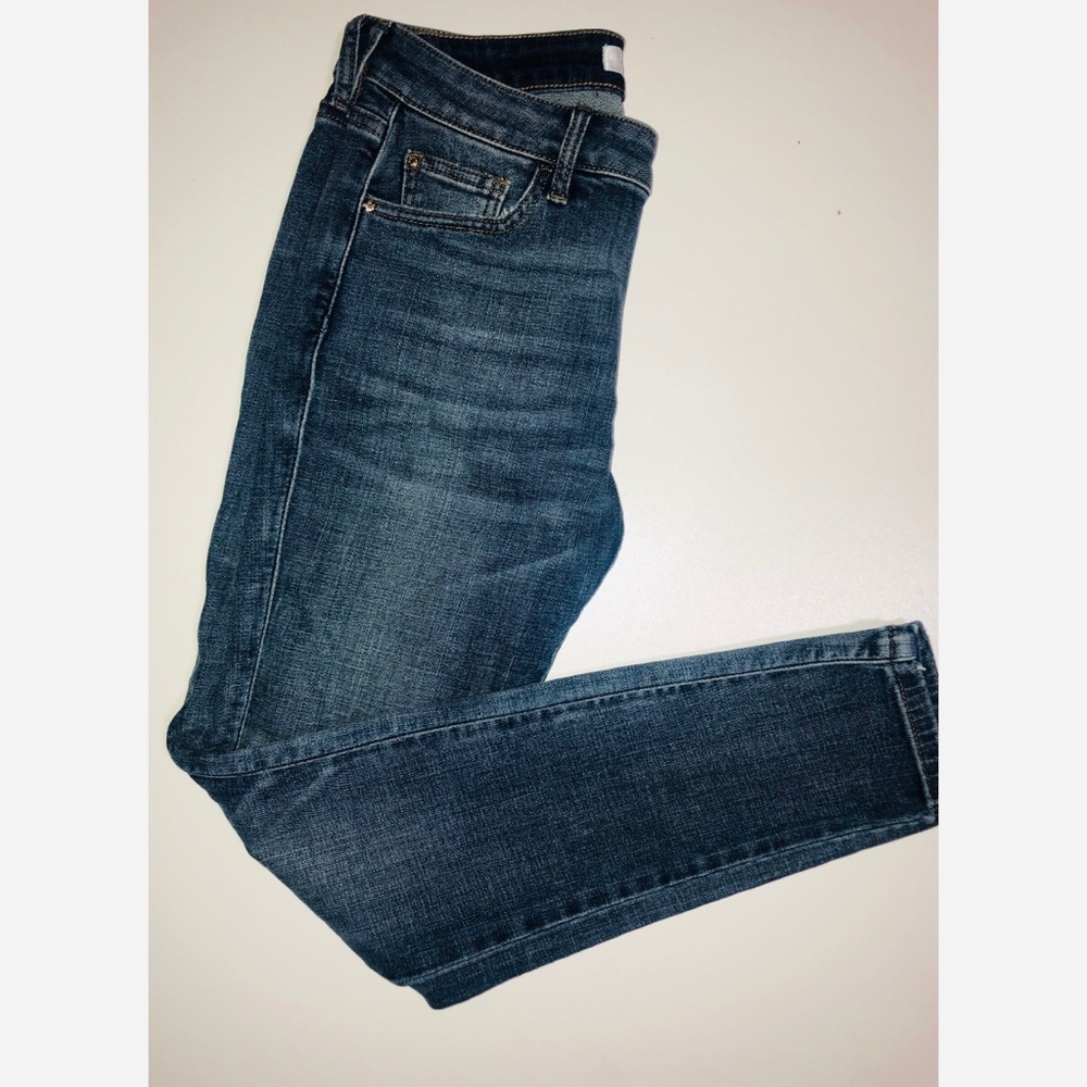 Guess mid-rise skinny jean